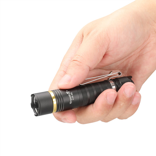 L2S-SE  Flashlight has a maximum brightness of 1050 lumens and is stable and reliable in outdoor activities (disposable battery)